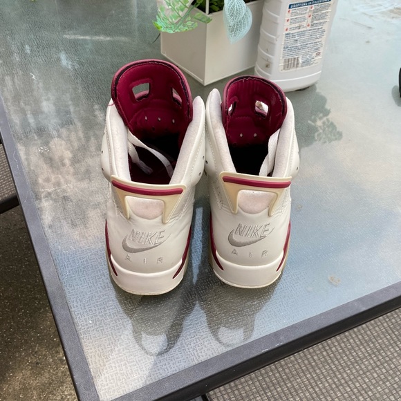 Maroon Jordan 6s best offer can take them today - Picture 4 of 5